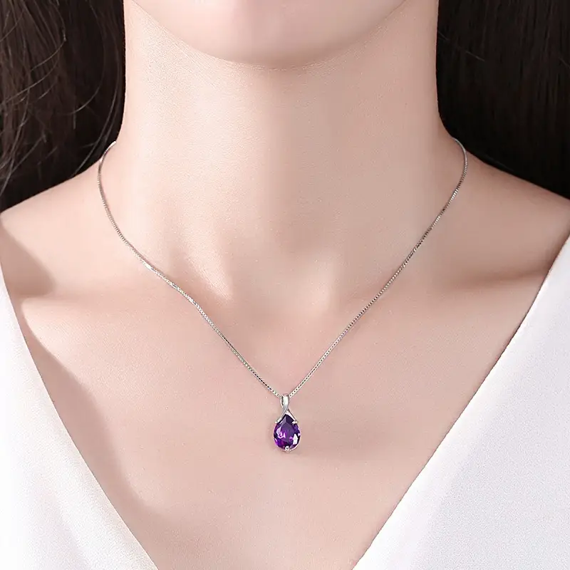 Pendentif amethyste goutte autour cou