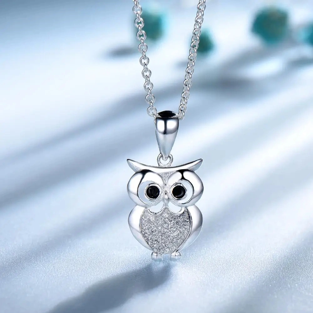 Pendentif chouette suspendu
