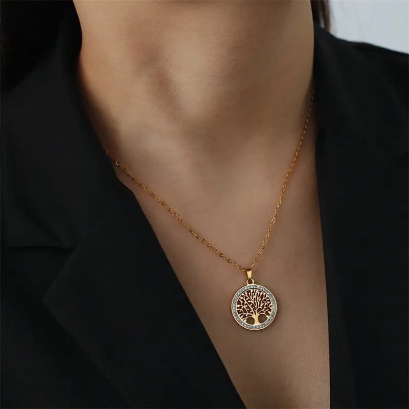 Pendentif femme arbre de vie autour cou