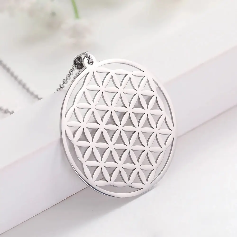 Pendentif fleur de vie protection argente presentoir blanc