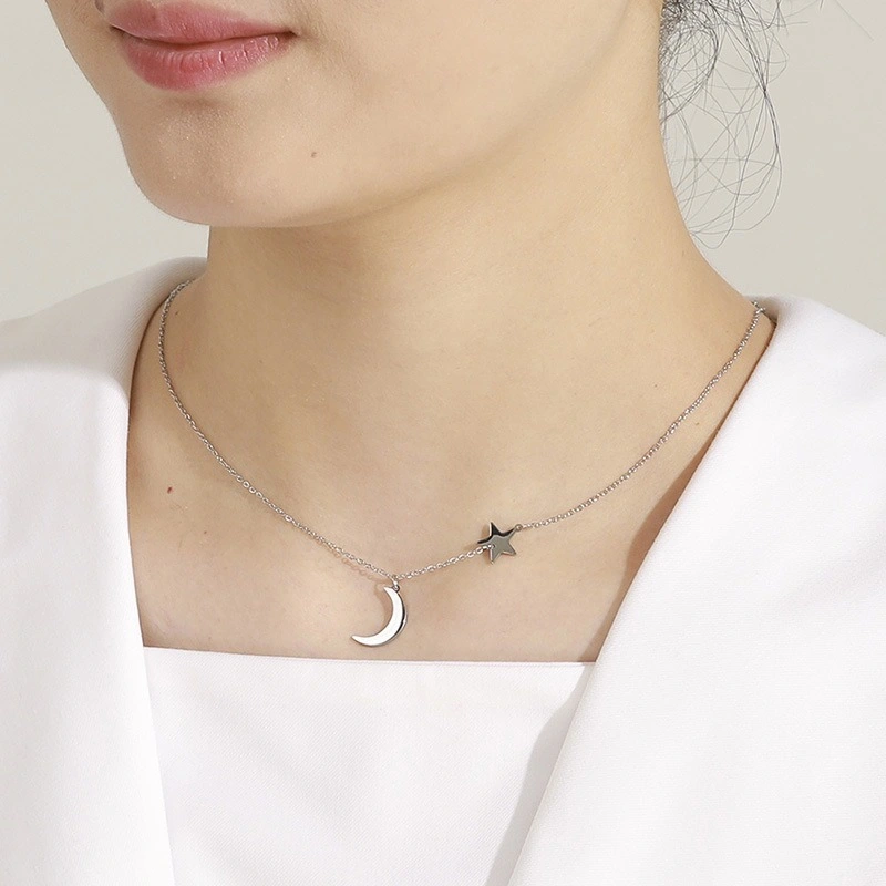 Pendentif lune etoile argente autour cou