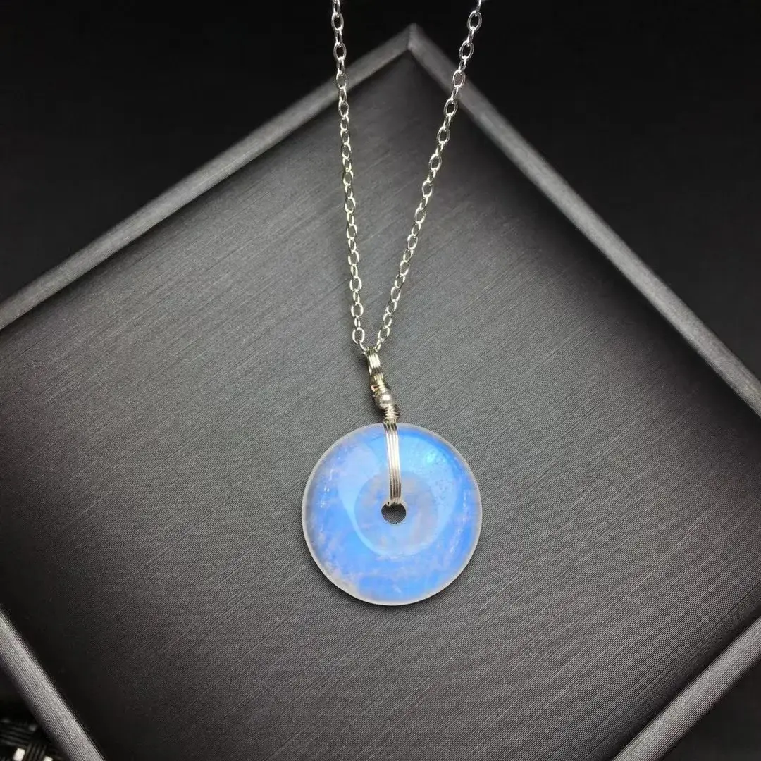Pendentif pierre de lune bleue