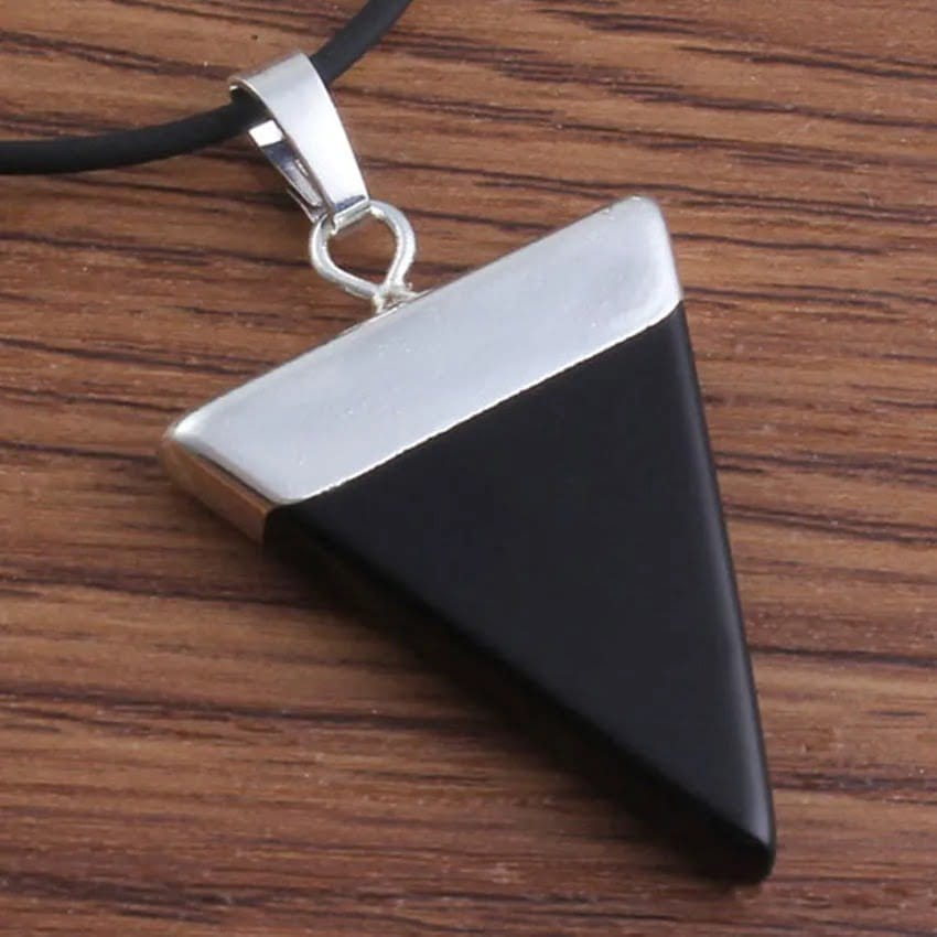 Pendentif pierre noire argente bois